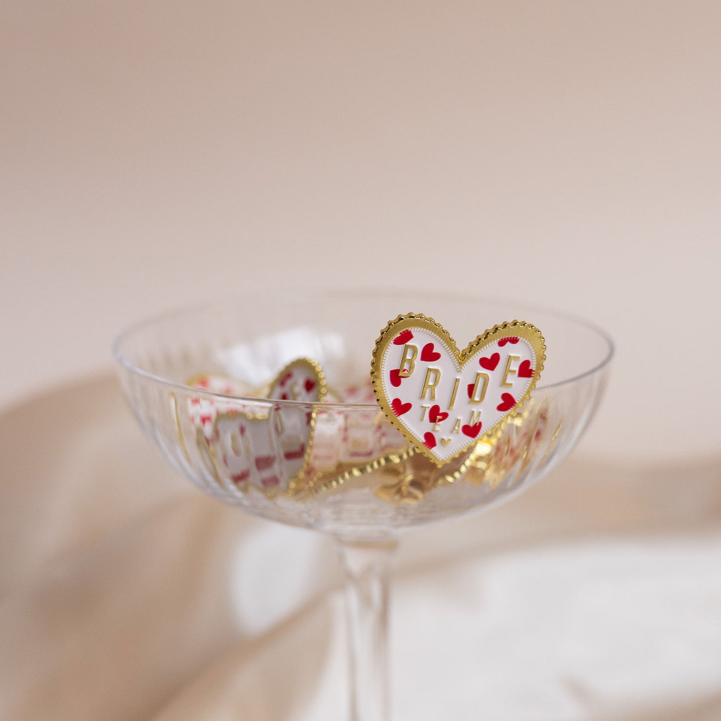 PIN'S BRIDESMAIDS COEURS - LES TÉMOINS