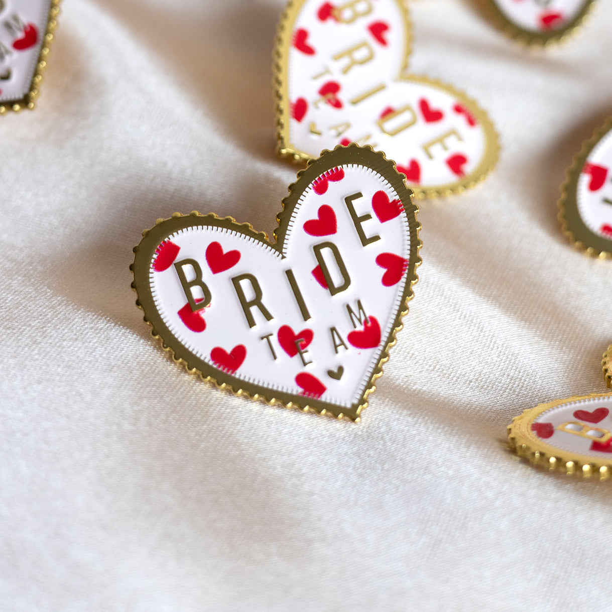 PIN'S BRIDESMAIDS COEURS - LES TÉMOINS